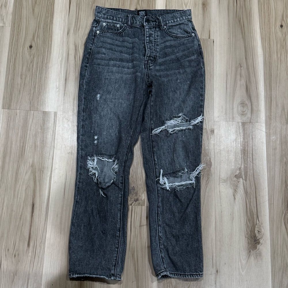 Urban Outfitters BDG Slim Straight Distressed Jeans Women’s 26
